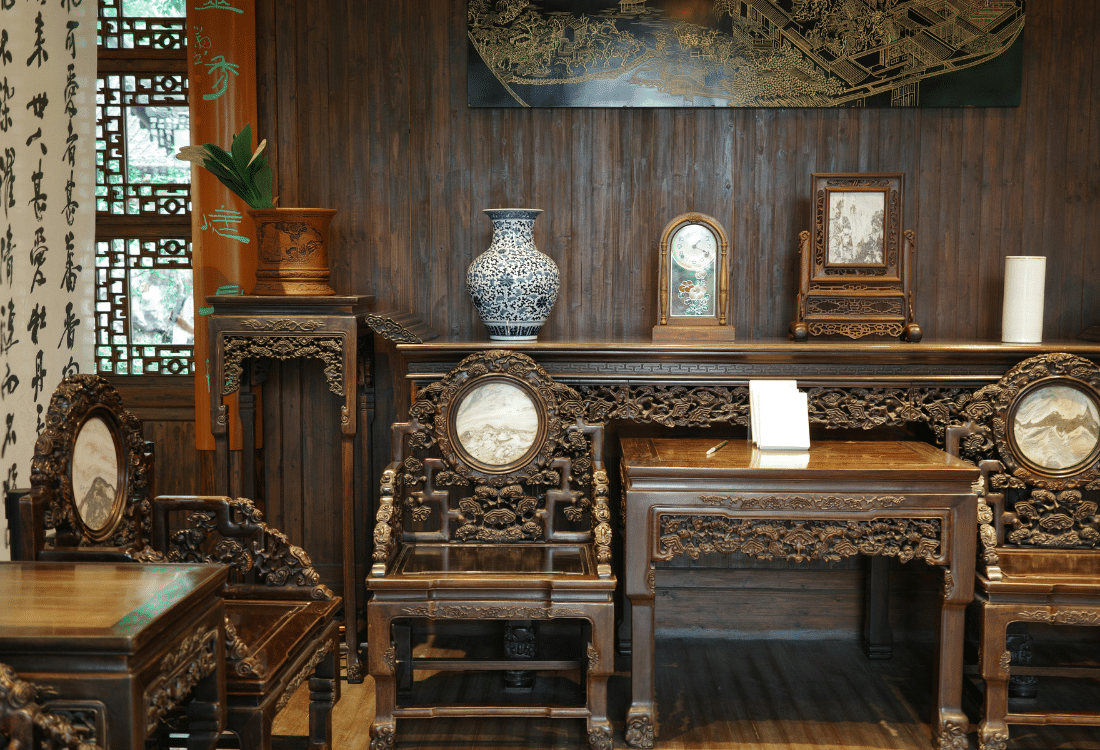 A collection of antique objects which needs to be moved to the house and will be, thanks to specialist moving services.